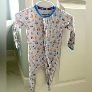 Magnetic me sailboat onesie - size 0 to 3 months